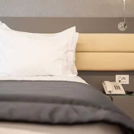 Alif Campo Pequeno Otel