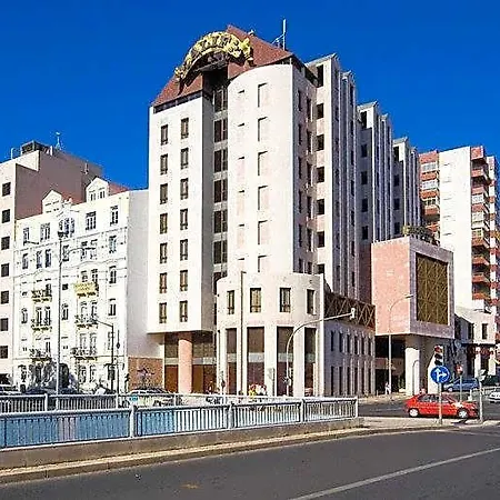 ホテル アリフ カンポ ペケーノ
