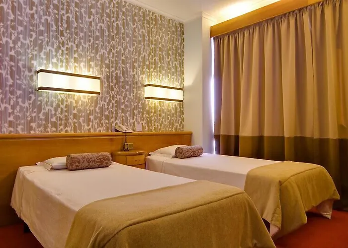 Alif Campo Pequeno Hotel 3*