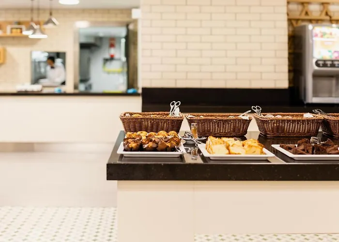 Alif Campo Pequeno Hotel 3*